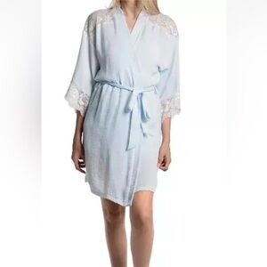 Linea Donatella Women's Luxe Satin Lace Trim Pale Blue Short Robe Size S/M NWT